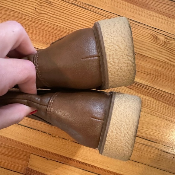 Cat and Jack girls boots size 2 (big girl) - Picture 4 of 6